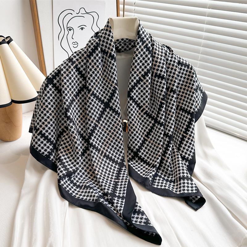 

Полосатый твиловый шелковый шарф: Большой квадратный платок и солнцезащитный дорожный головной платок - 90 см, идеально подходит для весны и осени 90x90cm