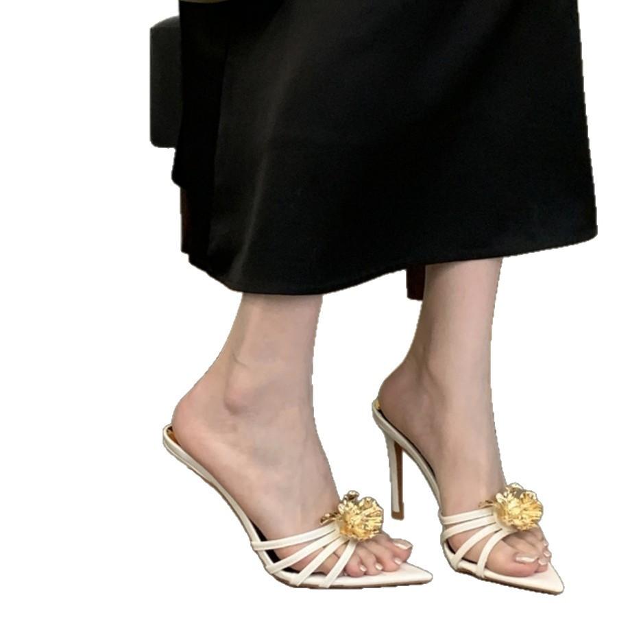 Celebrity one-word sandals 2025 summer new metal flower sexy open-toed high-heeled slippers