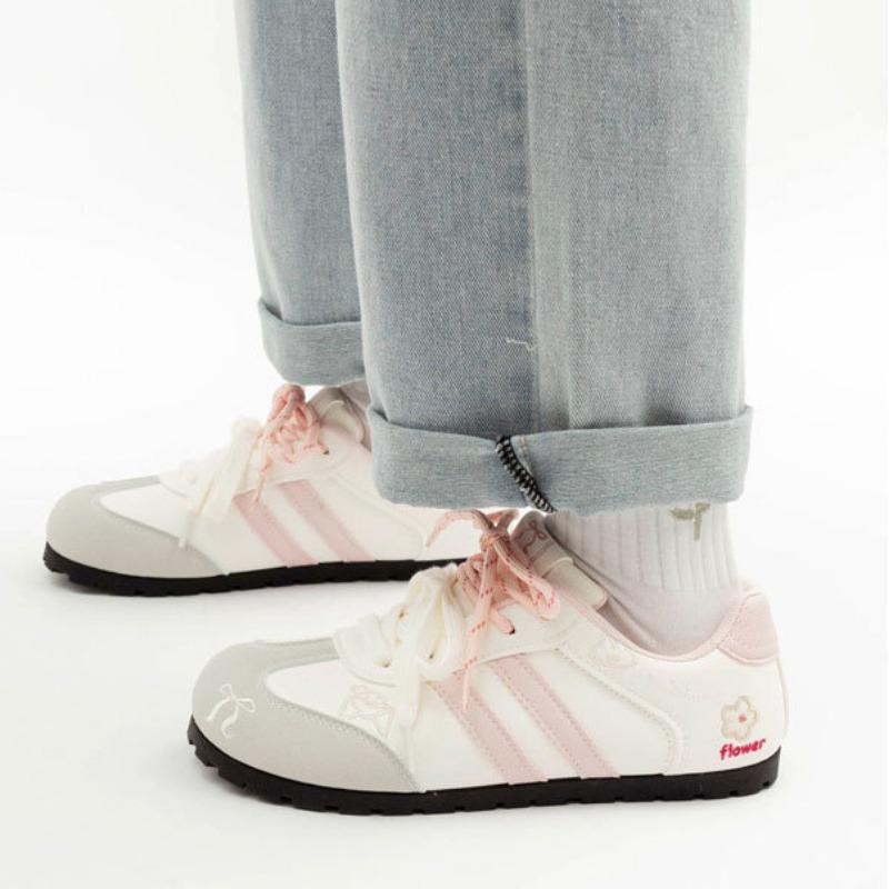 Uformelle flate sko Koreansk stil Mote Damesko Allsidige fritidssko Nisjedesign Hvite sko