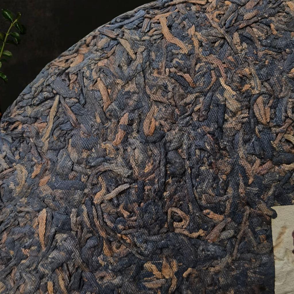 Kunming Suché skladování Zralý čaj Pu'er Zralý čaj Zralý čaj Starý zralý čaj 357 g/12,59 oz