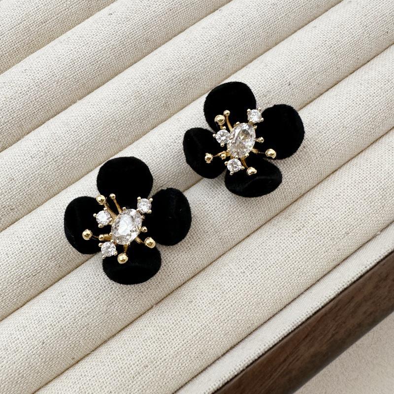 Retro Flocked Flower Zirconia Stud Earrings - Exquisite Design for Versatile Wear