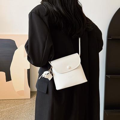 Stylish and Simple Messenger Bag Women's Autumn 2025 New Retro Diagonal Span Small Square Bag Korean Version Niche Shoulder Bag