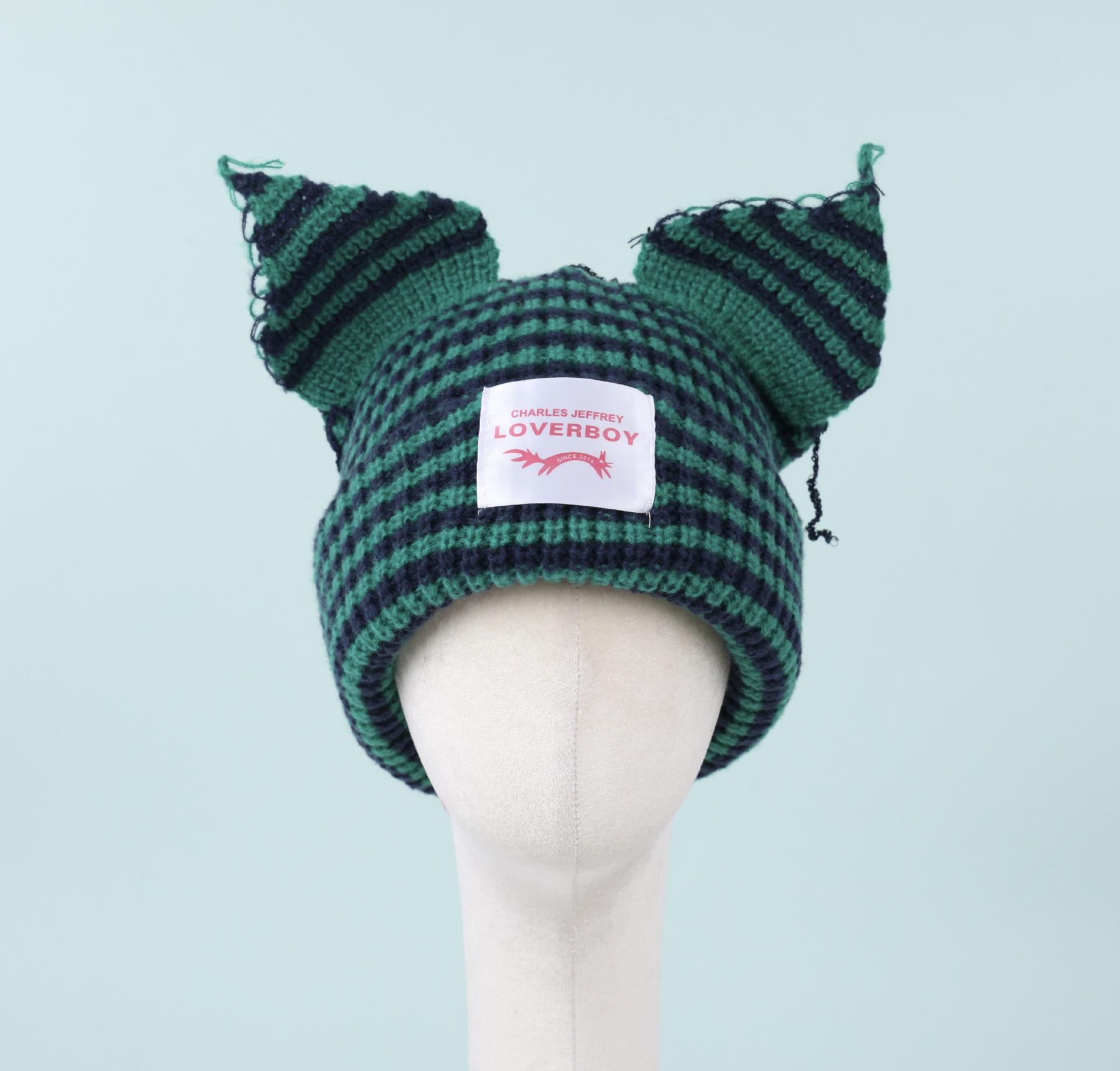 Полосатая шерстяная шапка с кошачьими ушками: Осенне-зимняя мода для пар