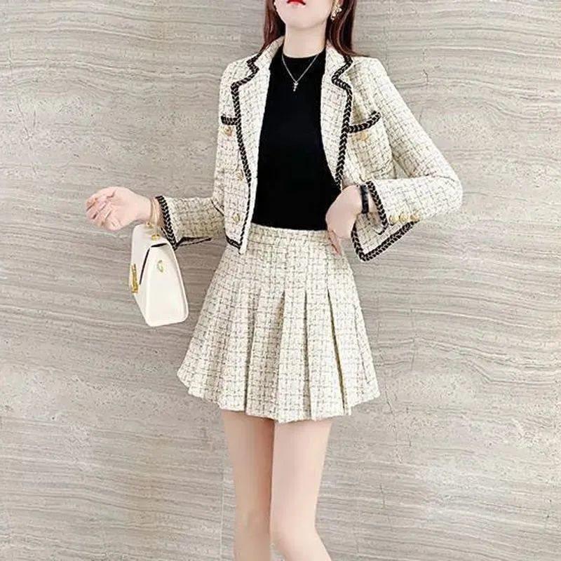 Chic Korean Style Two-Piece Pleated Skirt Suit for Women