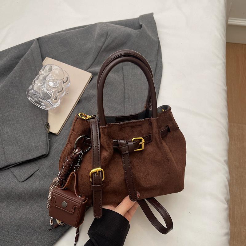 

Yogodlns Маленькая сумка кроссбоди из ПУ кожи для женщин, наплечные сумки, дизайнерские, роскошные, с короткой ручкой, брендовые, зимние сумочки 20x11x14cm кофейный