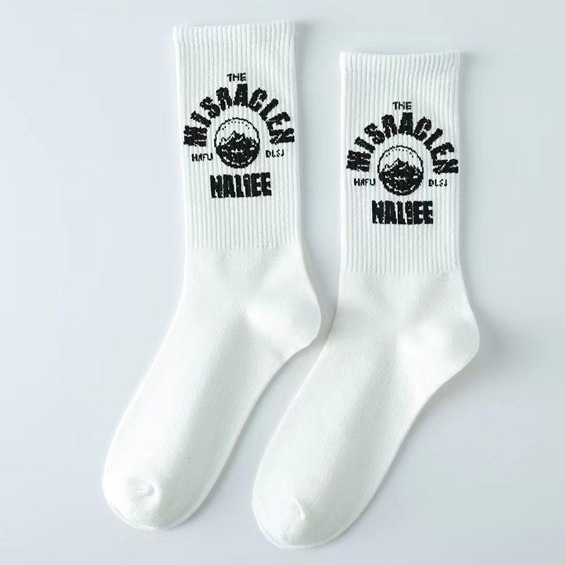 Roliga Herrstrumpor Glada Nya Mode Ins Stil Strumpor För Kvinnor Och Män Hip Hop Harajuku Tecknad Fotboll Bomullsstrumpor