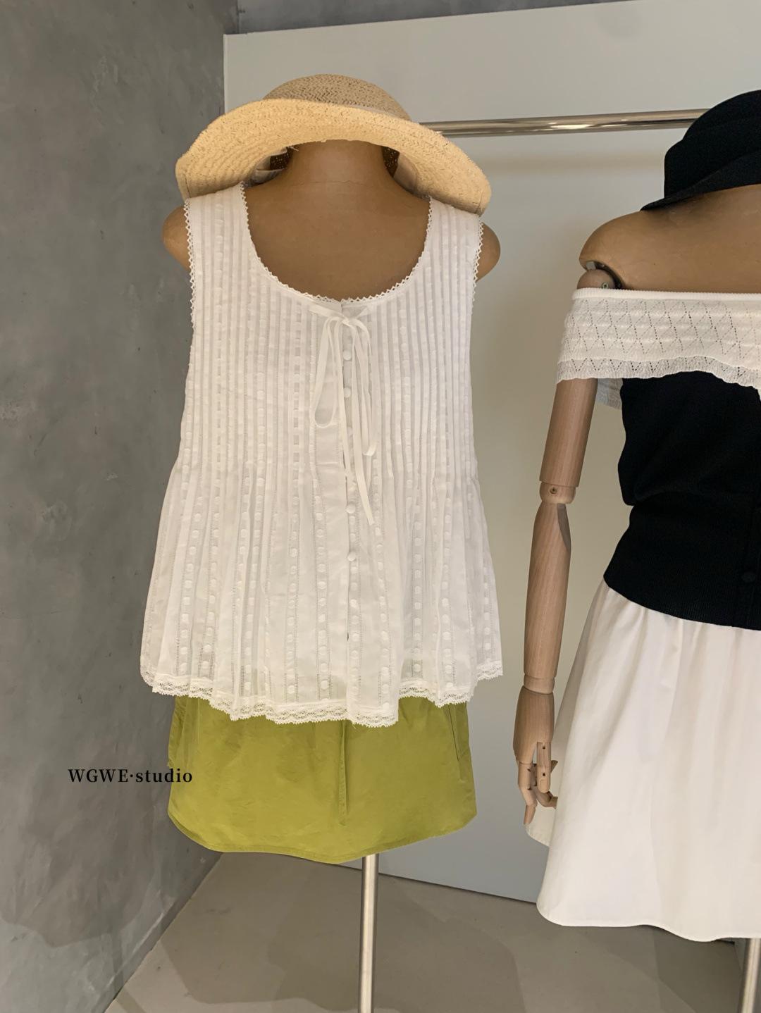 

Women s Sleeveless Lace Shirt - Spring/Summer New Design One Size білий