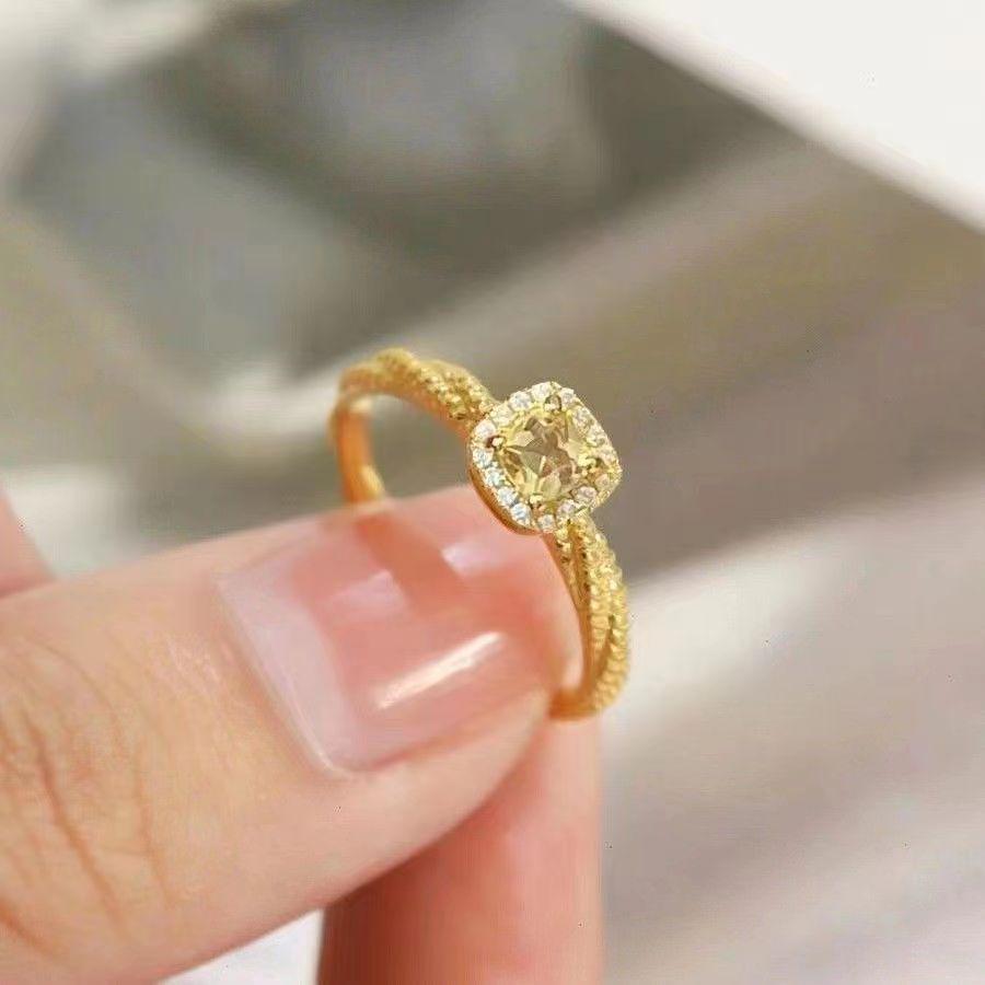 Xiaohongshu Citrine Diamond Ring: Women's Niche Design Ins Style 18k Ring.