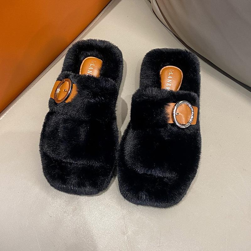 Rudens un ziemas laukuma galvas kažokādas čības, jostas sprādzes, brīvā laika pavadīšana, modes biezināšana, mājas paaugstināšana ārā, valkājot siltas čības