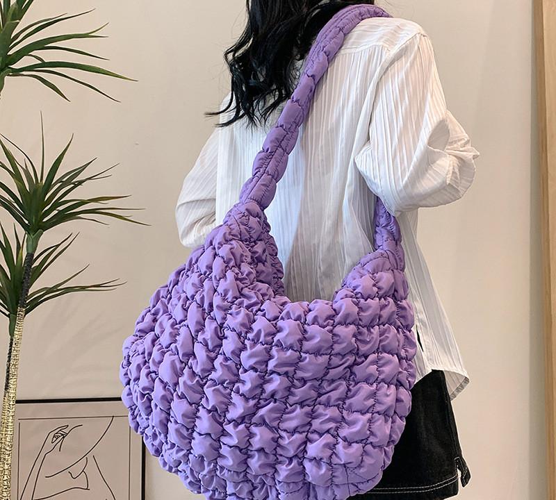 

2025 Нишевый дизайн Плиссированная сумка-облако для женщин Большая вместимость Наплечная сумка через плечо Нейлоновая сумка-тоут Женские сумки 47-38-21CM сливовый