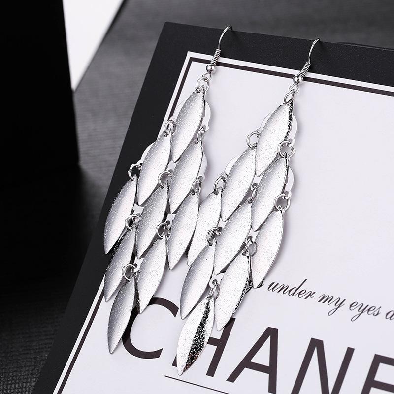 European and American Earrings, Fashionable Styles, Fashionable Metallic Exaggerated Tassels, Elegant Long Trendy Element Earrings and Pendants