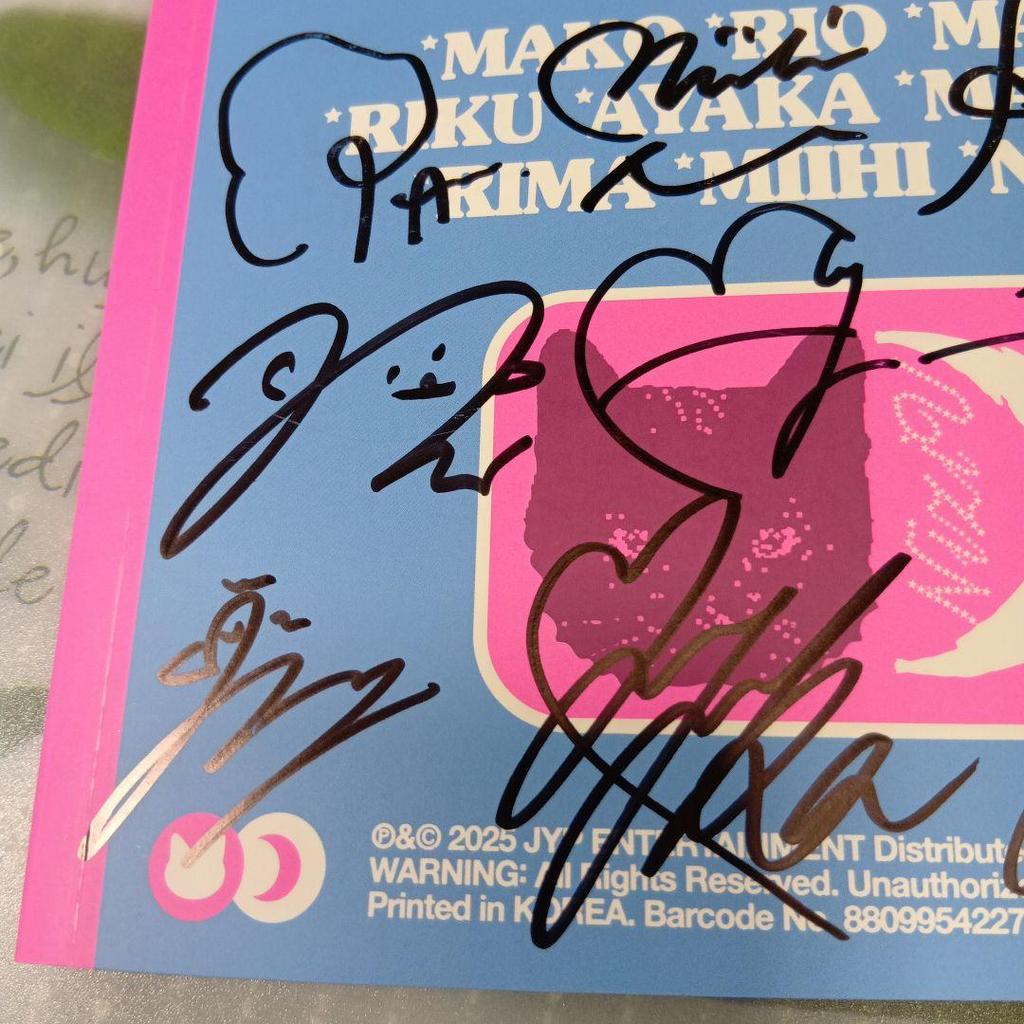 [USED] Niziu Promotional Album Not for Sale Signed LOVE LINE