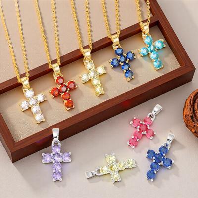 Elegante Collana con Croce di Zirconi Europei e Americani per Donna