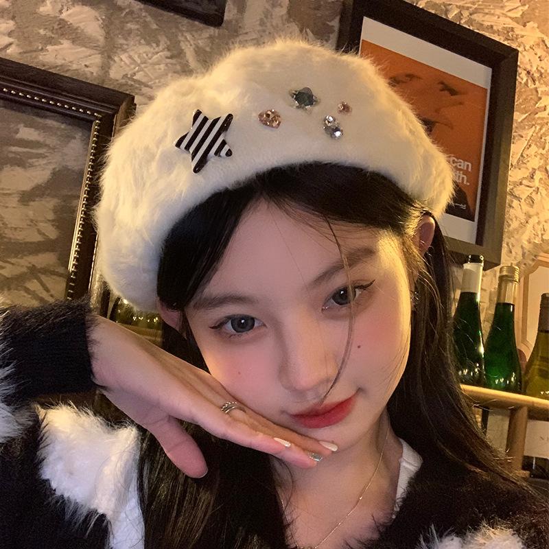 Star Beret Women's Autumn and Winter White Plush Big Head Painter's Octagonal Hat