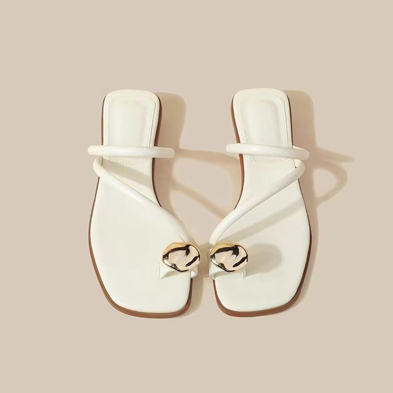 Black square head temperament sandals women's low heel new outer wear toe flat bottom cool slippers