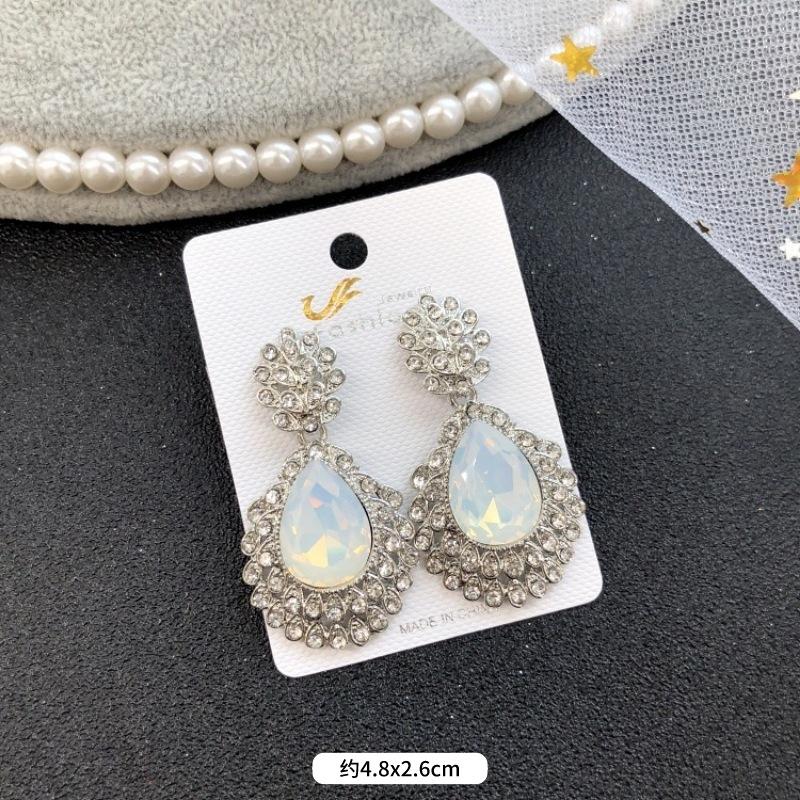 Retro temperament celebrytki kryształowe kolczyki sztyfty z diamentami, damskie luksusowe super błyszczące kolczyki z frędzlami na przyjęcie, proste kolczyki z kamieniami szlachetnymi