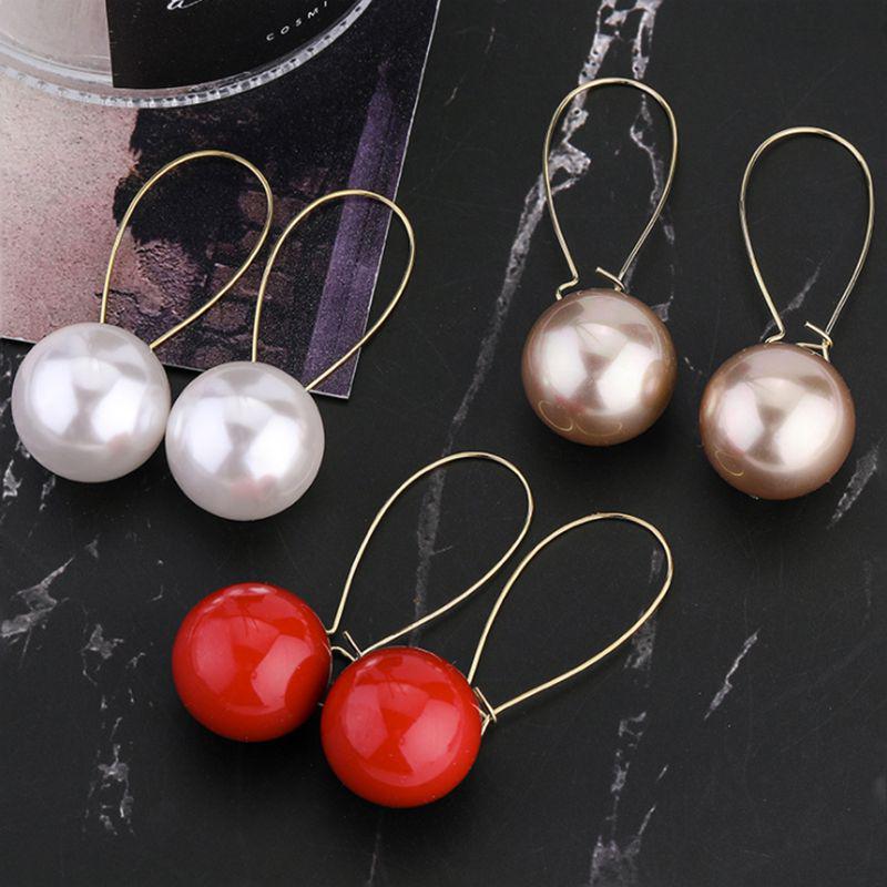 Korean Elegance: Haiqing-Inspired Pearl U-Shaped Earrings