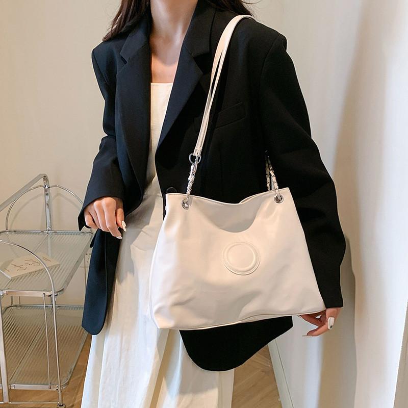 Stylish Large Capacity Pu Leather Shoulder Bag For Women Trendy Totebag