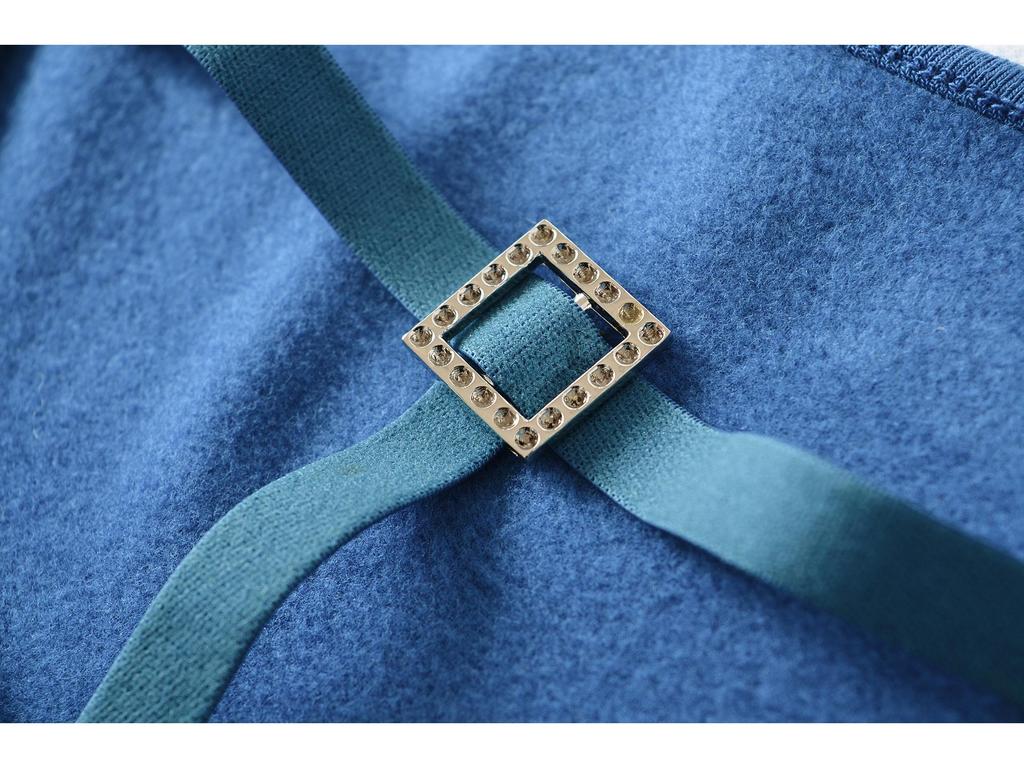 Spicy Girl Diamond Buckle Hollow U-Neck Plus Velvet Long-Sleeved Slim-Fit Top for Women - Stylish for Spring, Autumn & Winter