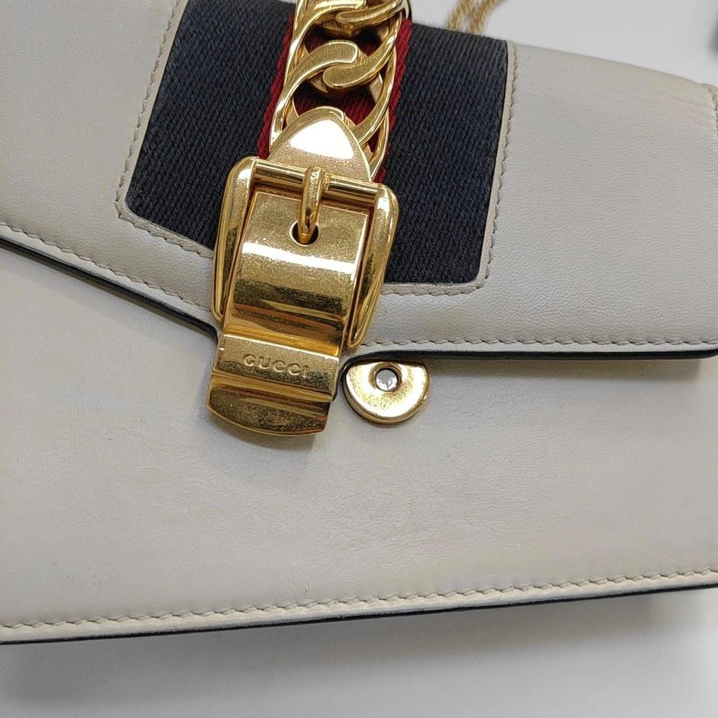[Pre-Owned] Sylvie Gold Buckle Striped Web Chain Leather Mini Square Crossbody Bag - Good #1JODX7F