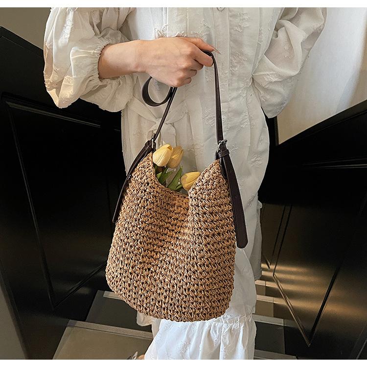 Large Capacity Woven Bag Women's New Fashion Commuter Shoulder Bag Seaside Vacation Beach Bag Woven Straw Tote Bag for Women