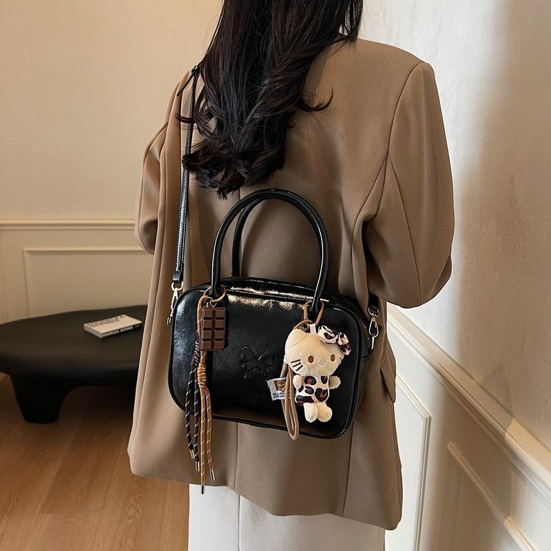 Retro fashion handbag bag women's new large-capacity shoulder pillow bag commuter messenger bag