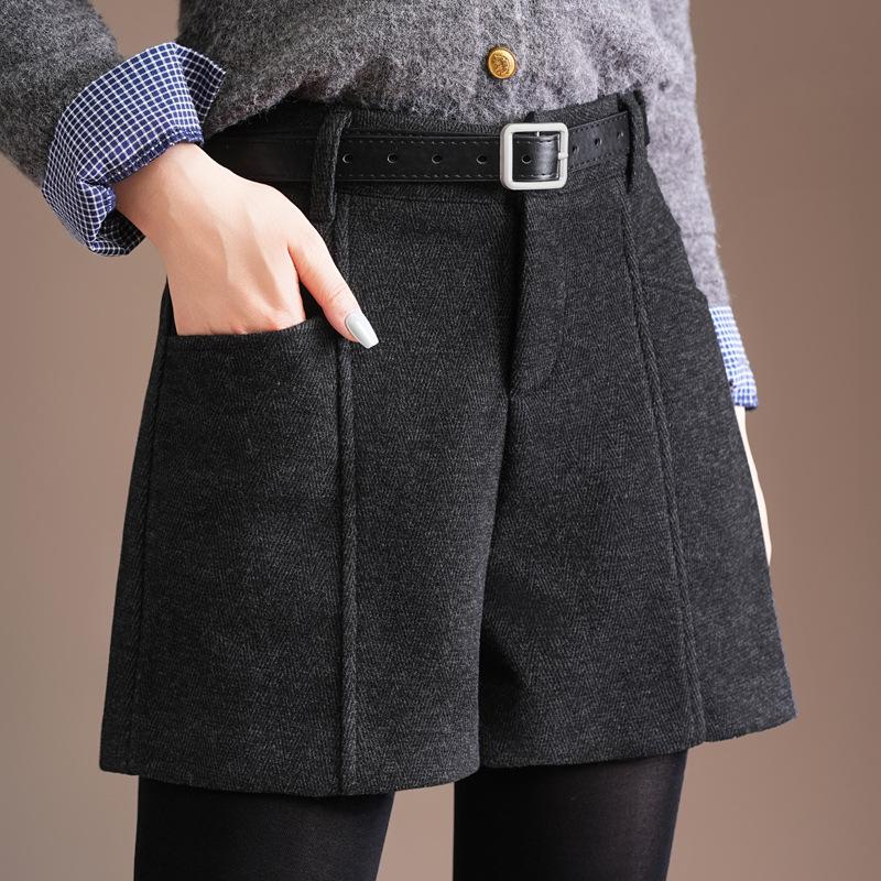 

Winter Women s Plus Size Wool Blend High-Waisted A-line Shorts, Versatile Bootcut Design with Long Boots for a Slim Look. 5XL 89-96 kg (Fabric Upgrade)