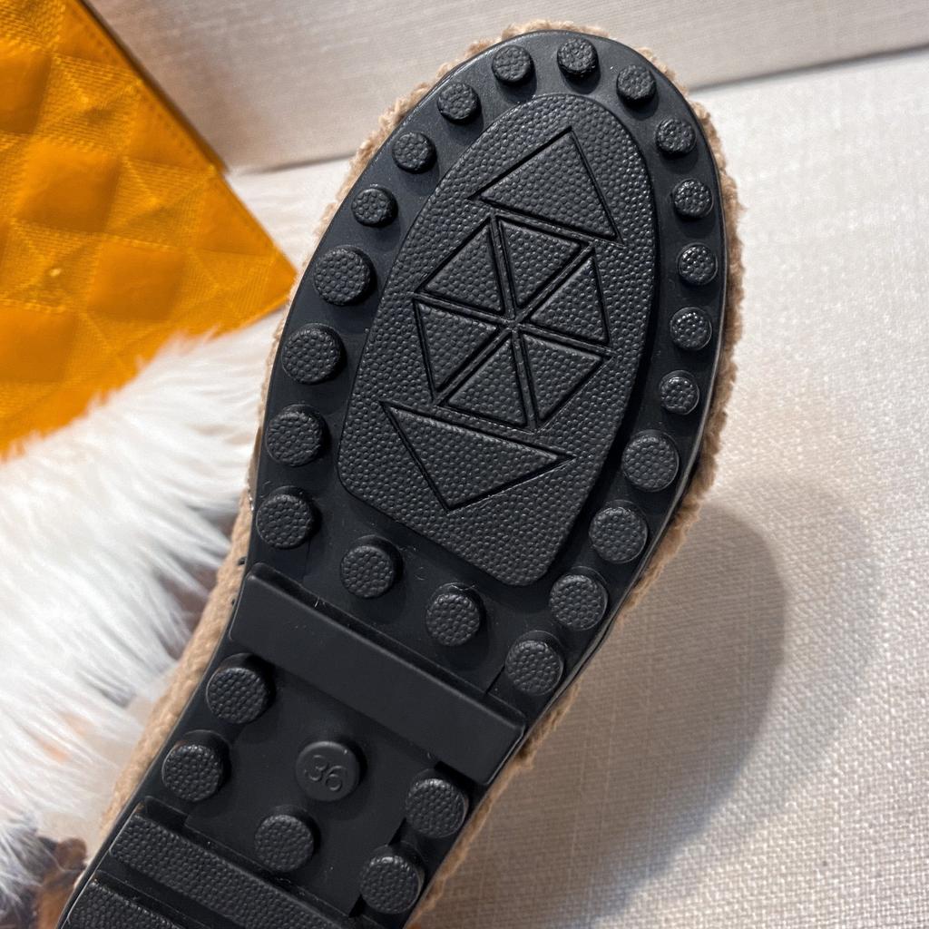 Women's Shearling Fleece Boots for Winter Wear 2025 Korean Style Flat Sole Moisture-Wicking, Warm, Comfortable