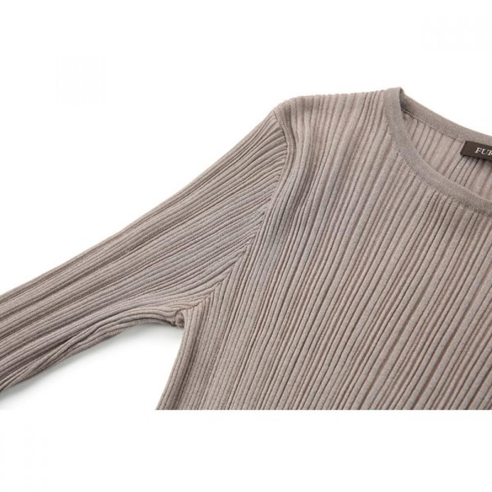 Furina CoTTon PleaTs Round T shirT
