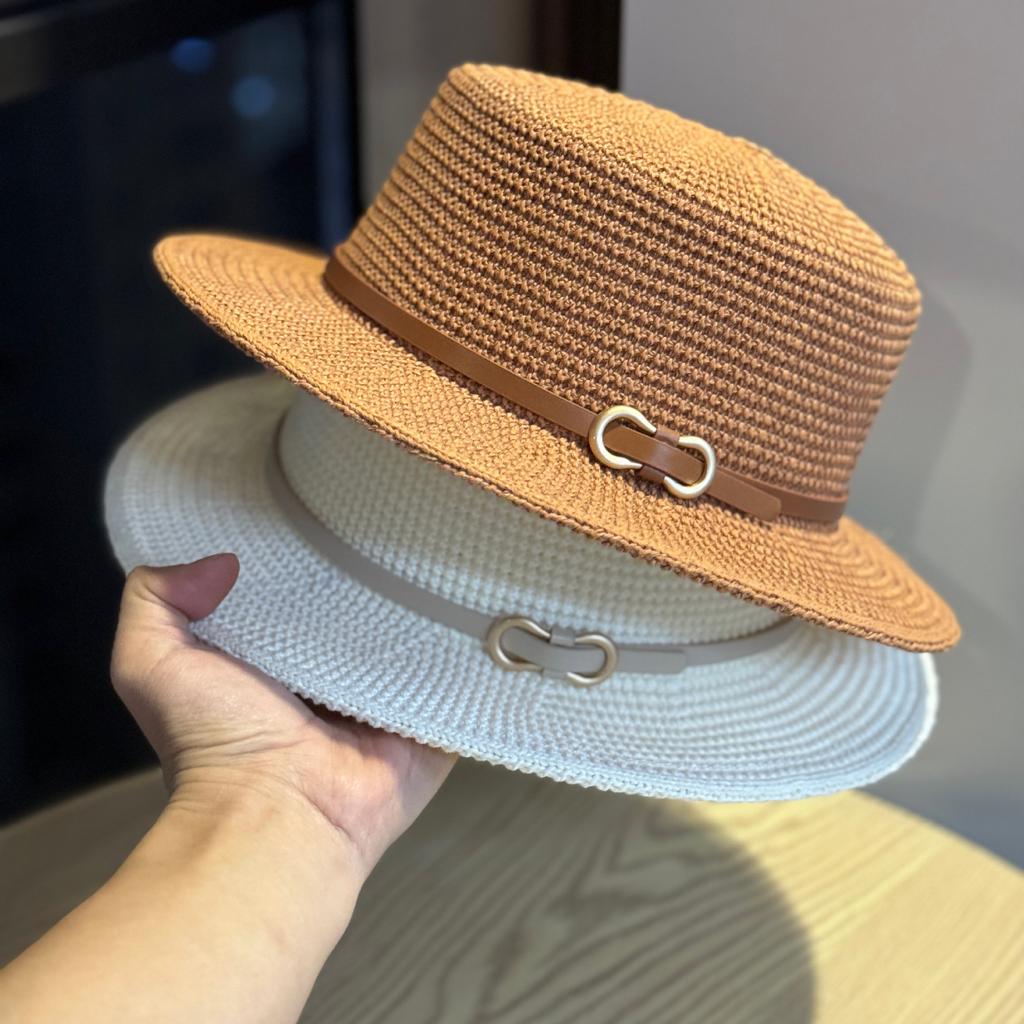 Spring and summer new straw hat women's sun hat fashionable retro French flat top hat outdoor seaside sun hat tide