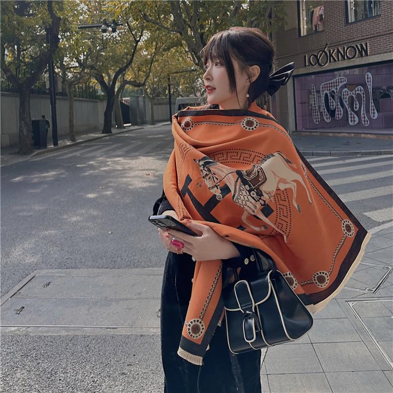 400g Retro Ethnic Bluebird Scarf: Women's Winter Warm Neck Warmer, High-End Imitation Cashmere Shawl.