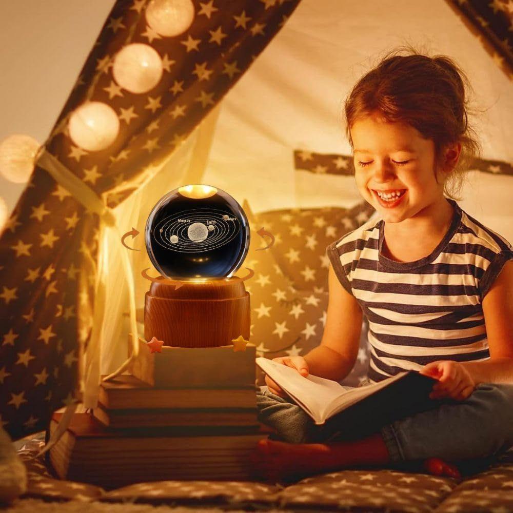 Kristallkugel Nachtlicht mit LED-Sockel | 3D Rotierender Sonnensystem Globus | Dekorative Ambientelampe für Schlafzimmer, Büro & Geschenke