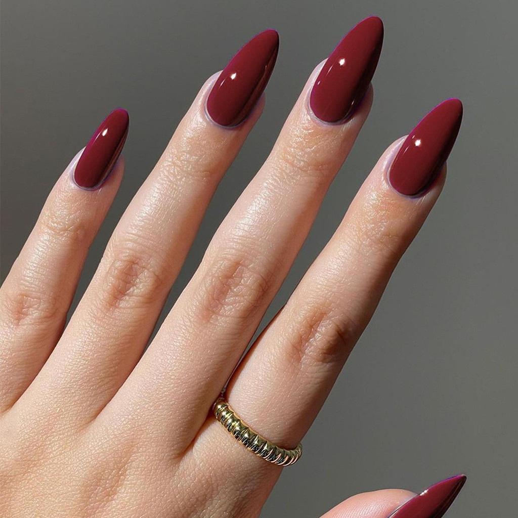 Podzim 2024 Špičkové lesklé, odnímatelné jednobarevné umělé nehty ve tvaru mandle