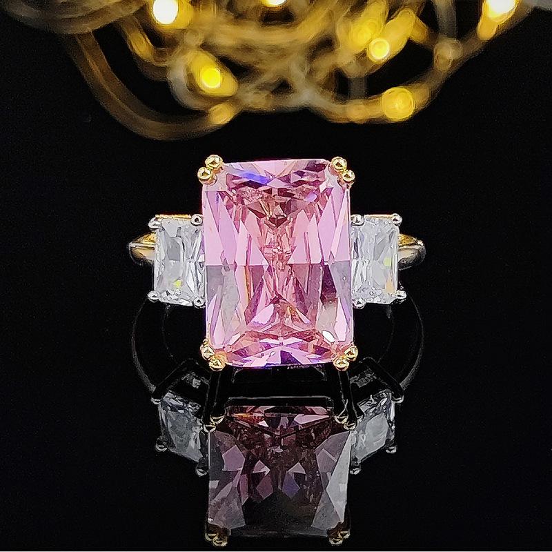 

Хит продаж Двухцветное кольцо «Принцесса» квадратной формы из розового кристалла с роскошным цирконом - Европейский и американский стиль Size 10 розовый