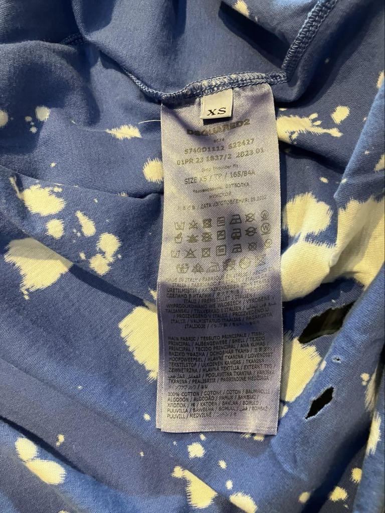 [USED] BTS V wears DSQUARED2 T-shirt, size XS