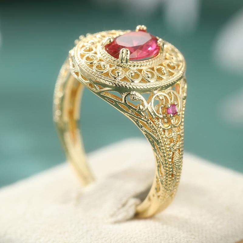 Gorgeous Vintage Hand Carved Synthetic Ruby Hollowed Golden Ring for Women's Elegant Temperament Banquet Festival Jewelry Crafts