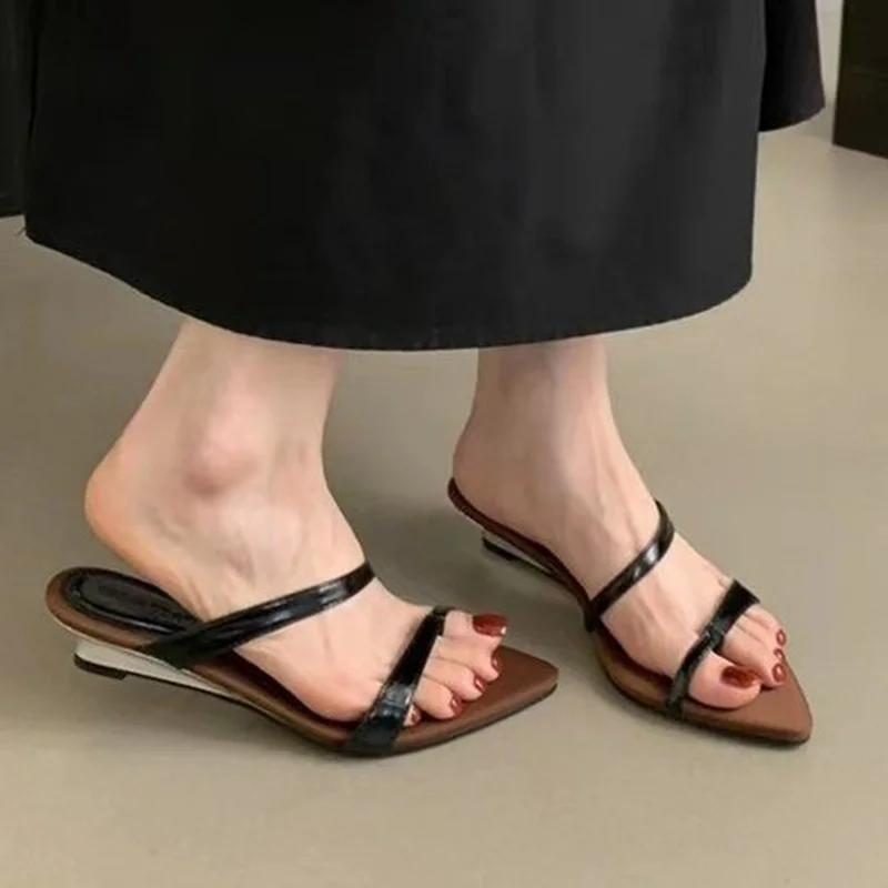 Fashion Women Slippers Designer Heeled Sandals Fashion Woman Shoes 2025 Summer New Slides Elegant Flip Flops Beach Sandalias De Mujer