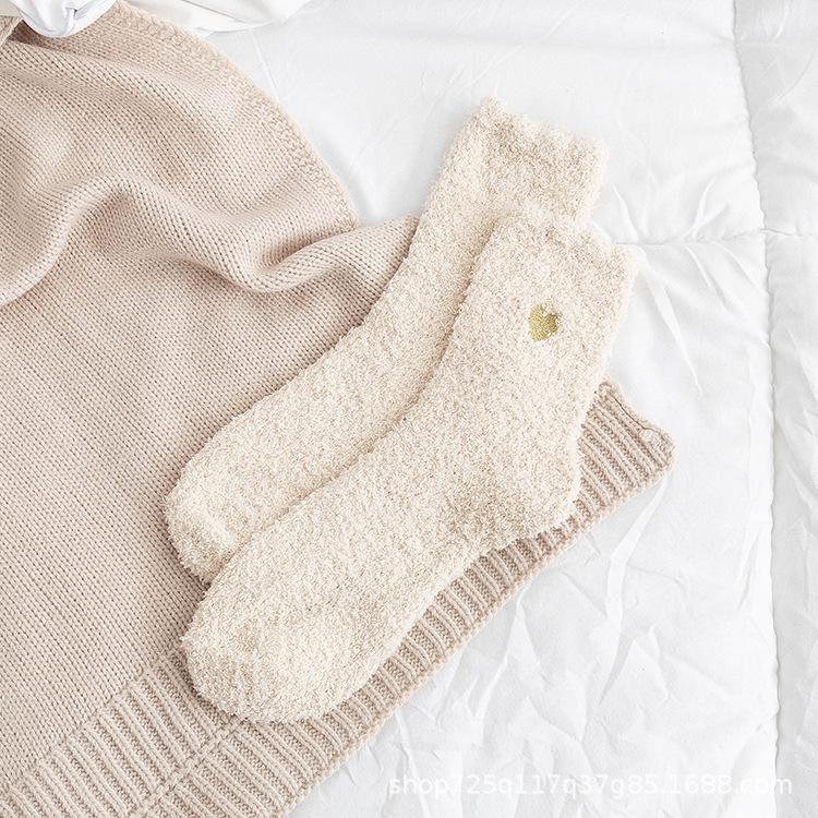 Women's Heart Shape Embroidered Coral Fleece Mid-Calf Socks - Non-Shedding, Thickened, Warm for Autumn and Winter.