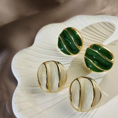 French Vintage Oil Dropping Green White Earrings for Women Jewelry Trending New Women's Stud Earrings