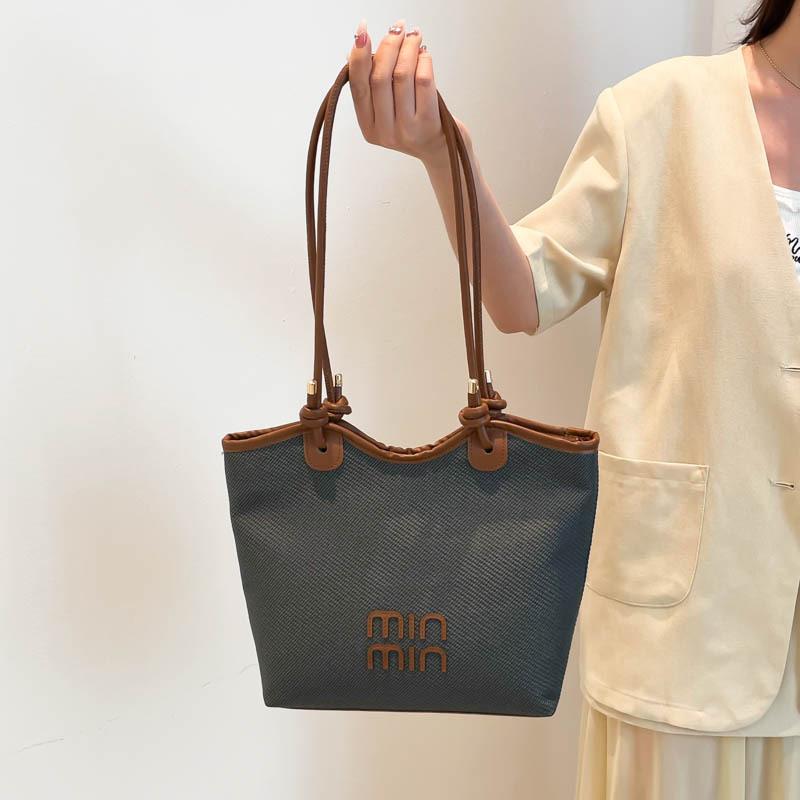 

Temperament Letter Printing Casual Tote Bag Women s Premium Texture Scrub Versatile Personality Fashion Foreign Style Shoulder Bag чёрный