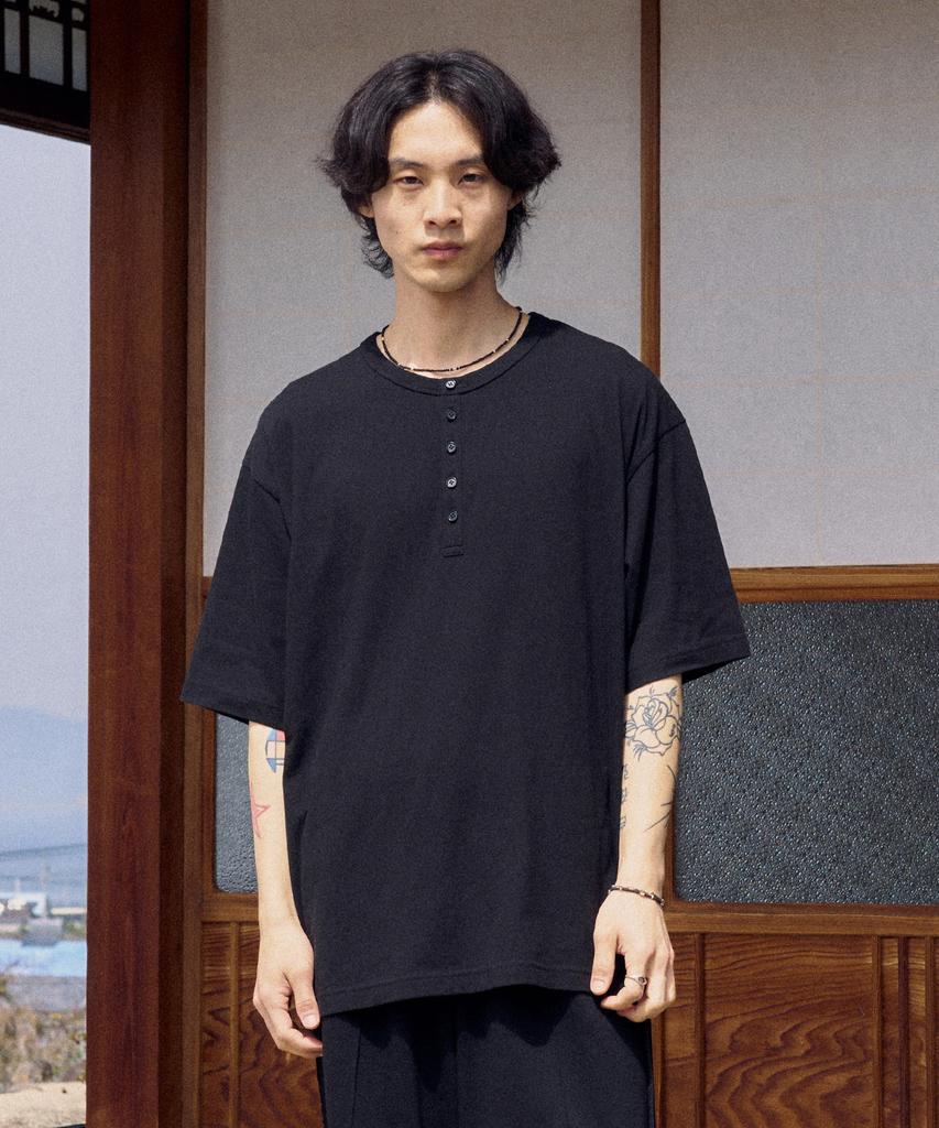 YOUTH Henley Neck H/S T-Shirt - Black