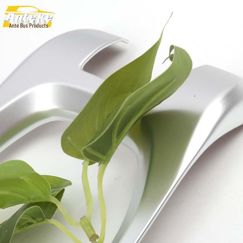 Uchwyt na kubek Vezel i Dekoracyjny pierścień dźwigni zmiany biegów konsoli środkowej