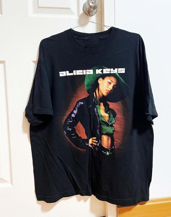 

Vintage Alicia Keys 2002 Tshirt size S5XL Unisex T-Shirt XXL