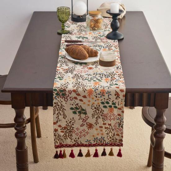Yousheng Christmas Green Jacquard Table Runner with Tassel Decorative Festive Table Flag Dining Table Decoration for Home Restaurant Bar Kitchen