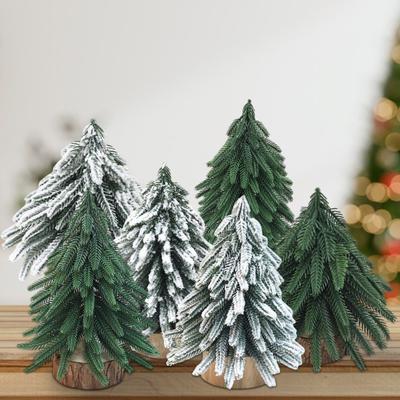 Mini julgransprydnader Realistisk grön tall Snötäckt julgran skrivbord