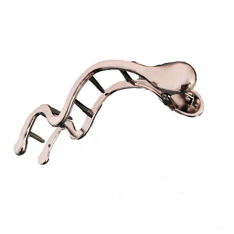 Geometric Sweet Shark Clip: Korean-Style Hair Claw with Auspicious Clouds Design for Chic Updos