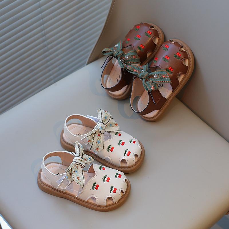 Children Sandals Girls Flower Embroidery Princess Sandals  Fashion New Soft Sole Casual Shoes Size 22-31