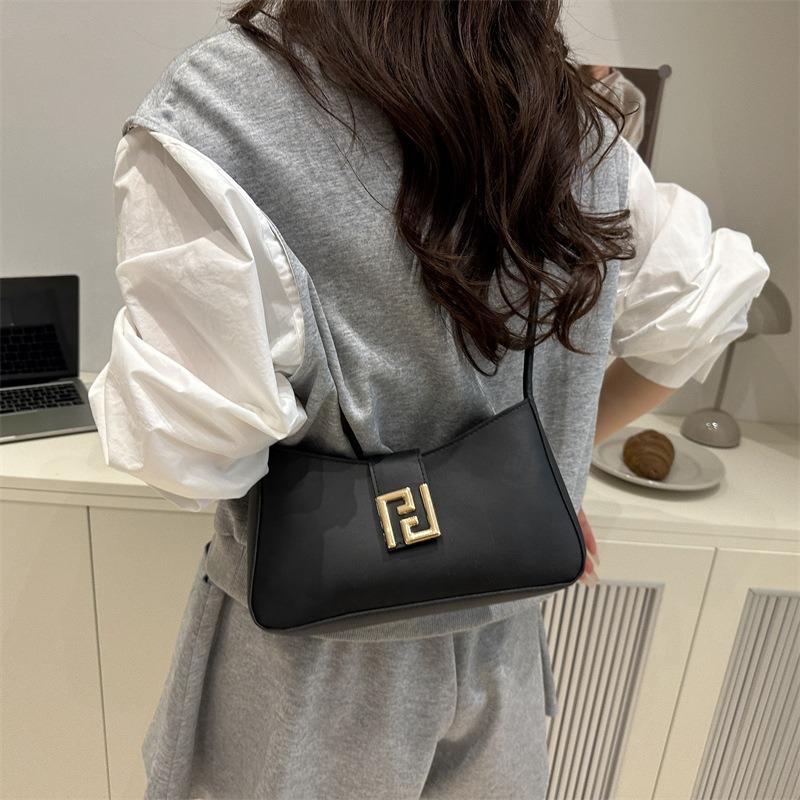 Texture popular armpit bag women's new trend solid color urban commuter shoulder messenger bag women