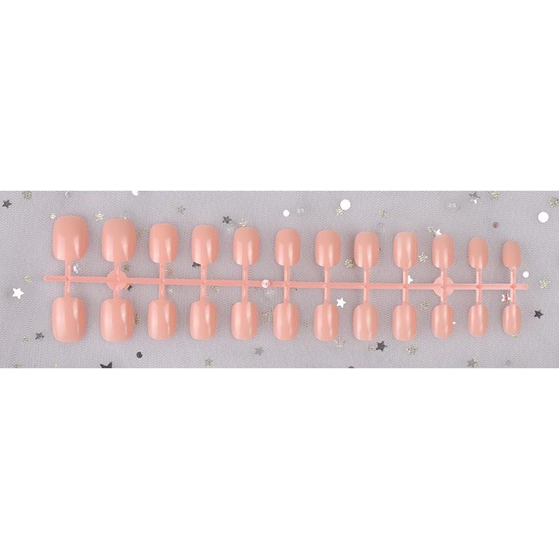 Kurzer runder Kopf Kleine Kinder Falsche Nägel Niedlicher und kleiner Nailart-Patch Ohne Versiegelungsstreifen Nagelstück Falscher Nagel Fertigprodukt