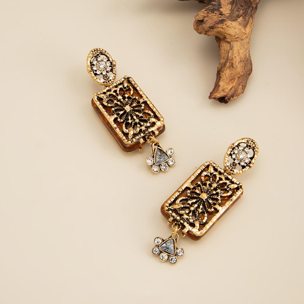 Ingemark Vintage Texture Square Rhinestone Pendant Drop Earrings for Women Elegant Metal Piercing Earrings Party Charm Jewelry